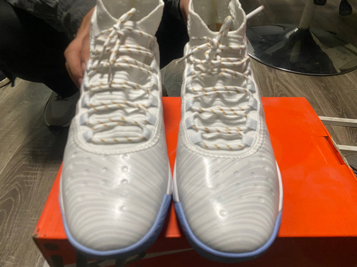 篮球鞋购入160多，