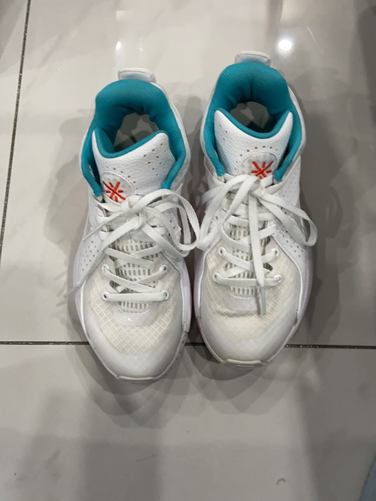 全城5 41码 非常的新 压街穿了几次。保...