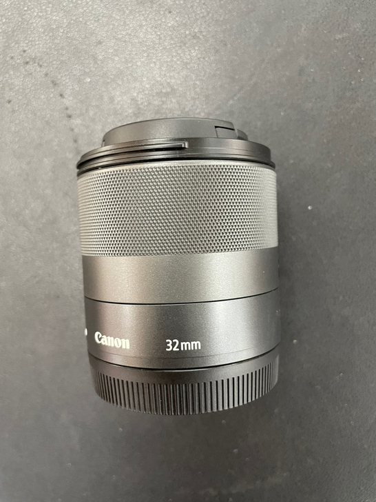 佳能微单镜头，EFM32F1.4，成色很新...