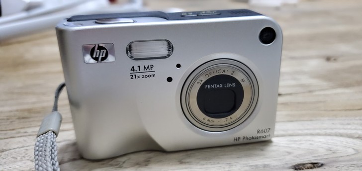 HP相机，350元，顺丰到付