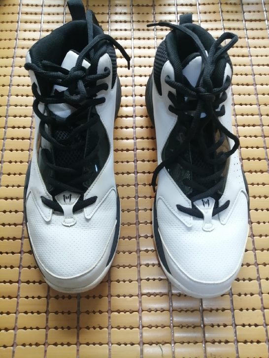 二手男士43码乔丹篮球鞋 鞋子保证正品 无...