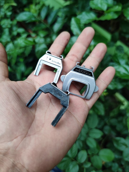 三个相机机顶冷靴，一个是苏联的，一个是美能...