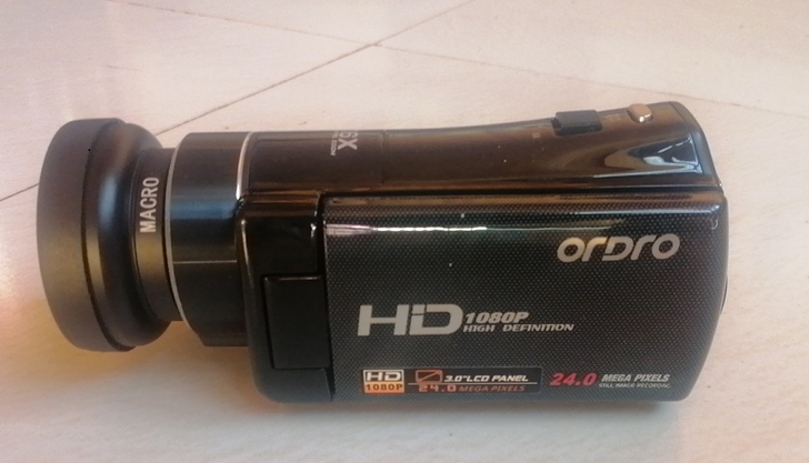 摄像机，配件齐全。