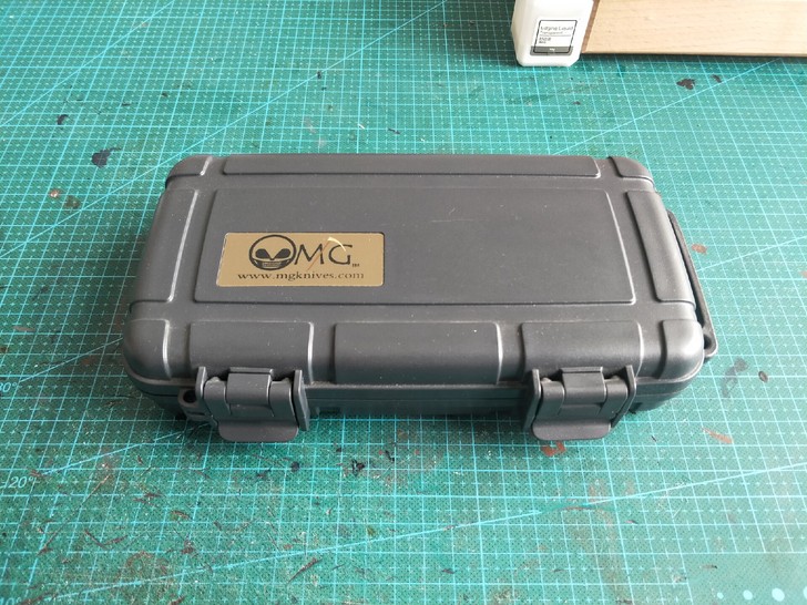 随缘出 MG防水盒 九成新 无明显伤痕 里...