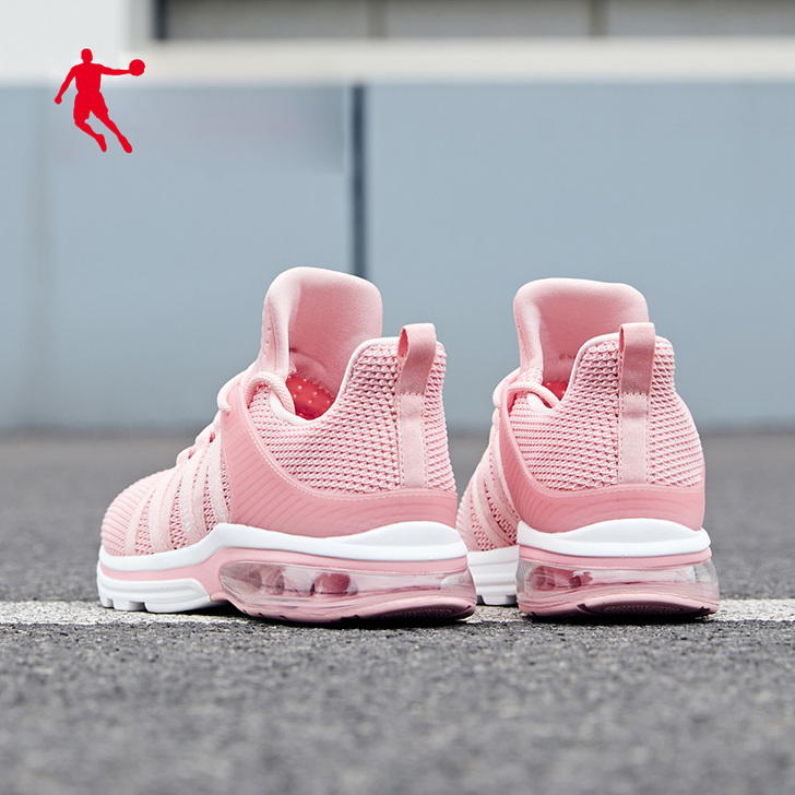 乔丹 跑步鞋    正品保证。