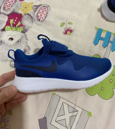 耐克运动鞋10c全新，看鞋底图 属于薄款网...