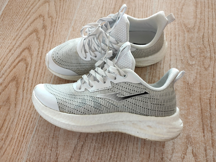 鸿星尔克女鞋赤足型综合训练鞋运动休闲户外