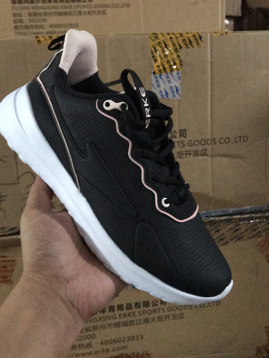 鸿星尔克女综训鞋38码