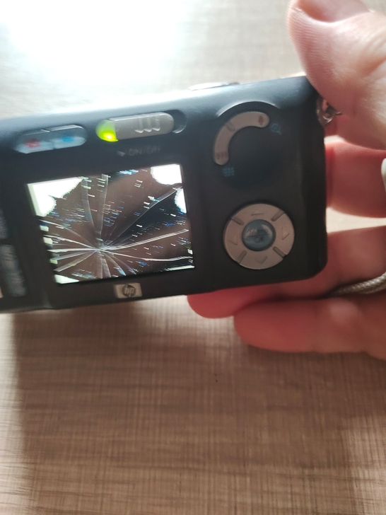 出一台惠普牌数码相机，型号是M307，相机...