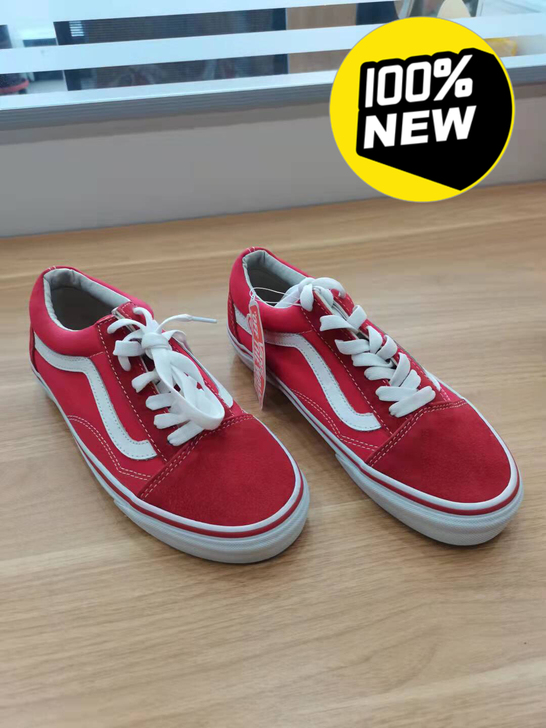 万斯VANS正品，亏本卖 38码42码各一...