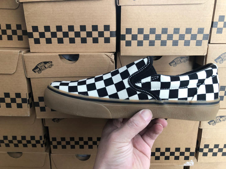 Vans  日版 生胶棋盘格一脚蹬 男女情...
