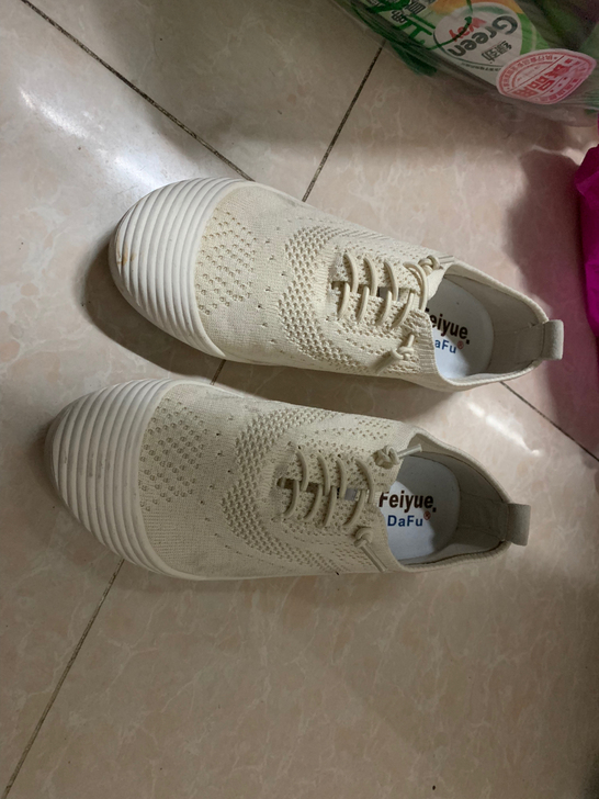 飞跃休闲布鞋，上脚很舒服，35码