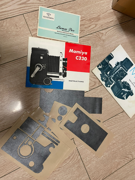 mamiya说明书加全新精美贴皮一套，C3...