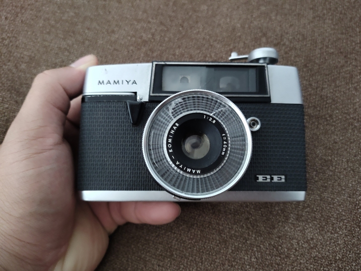 很少见到的玛米亚EE旁轴相机。测光灵敏。快...