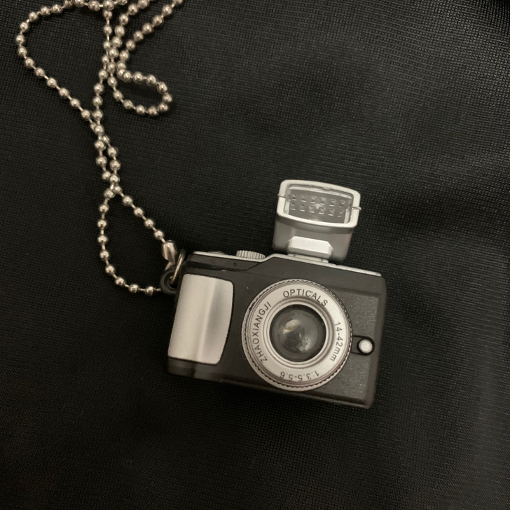 复古小相机项链（按动快门会发光）杨润泽同款