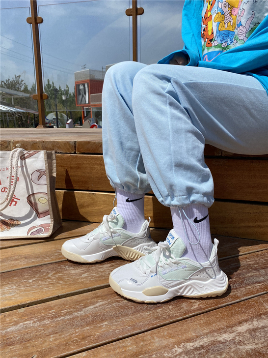 易少年 2021夏季新款清新绿透气老爹运动...