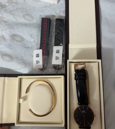 dw手表＋手镯 四五年前在东方购物买的，买...