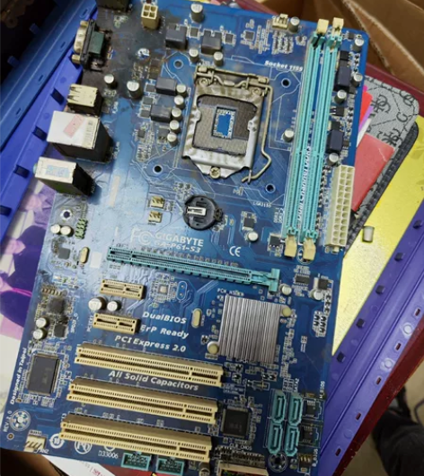 技嘉p61坏主板一片 感兴趣的话点“我想要...