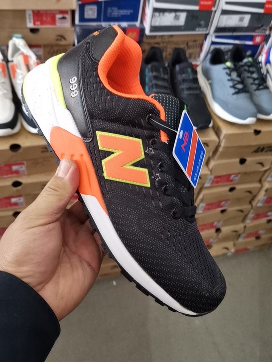 新百伦,