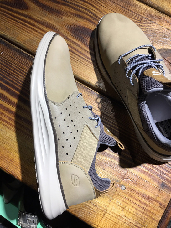 Skechers轻便一脚蹬皮鞋 品牌：Sk...