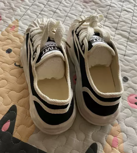 休闲帆布鞋，全新，百搭款，实体店清仓89买...