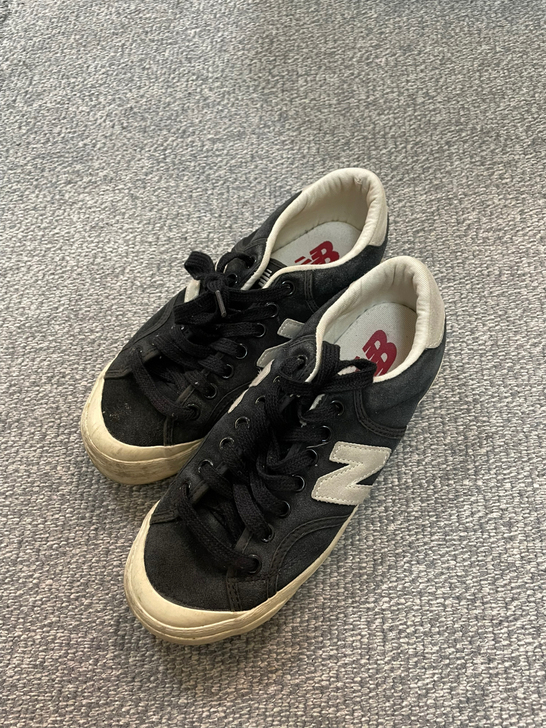 New balance 八成新运动鞋 黑色...