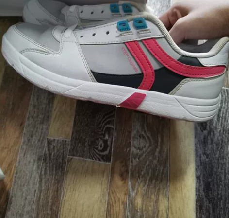 正品特步秋季兀休闲鞋跑步鞋女鞋 品牌：XT...