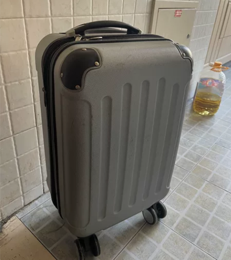 20寸行李箱 拉杆箱 登机箱 小号 。一直...