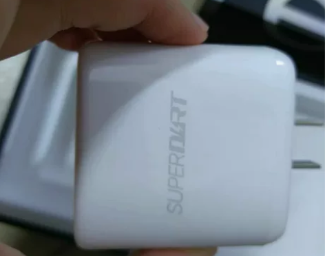 闲置真我65W充电器 原装手机配的9.5新...