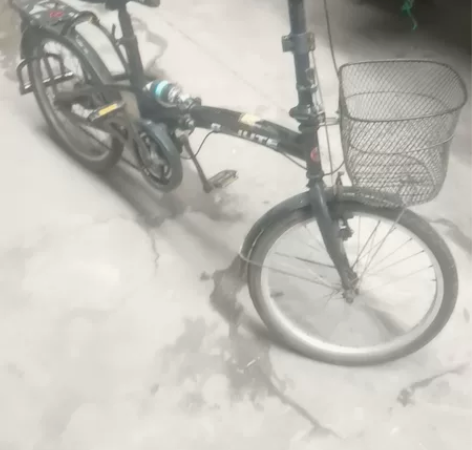 折叠式自行车字体120元 感兴趣的话点“我...