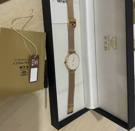 天王手表，无修，物品齐全！包装盒有点脏 感...