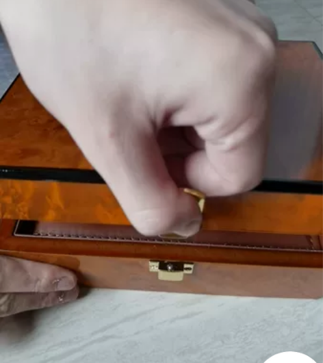 欧品客手表，全新正品，终身质保 感兴趣的话...