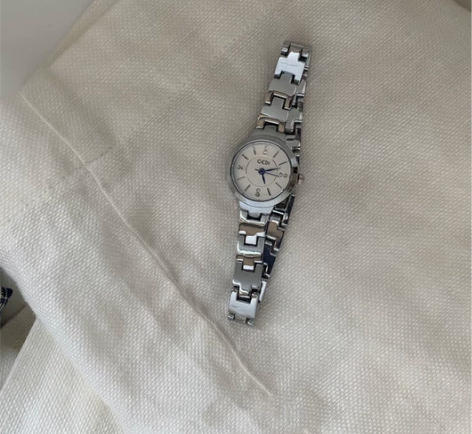 帮朋友转让!她前任送的女士手表,现在分了,...