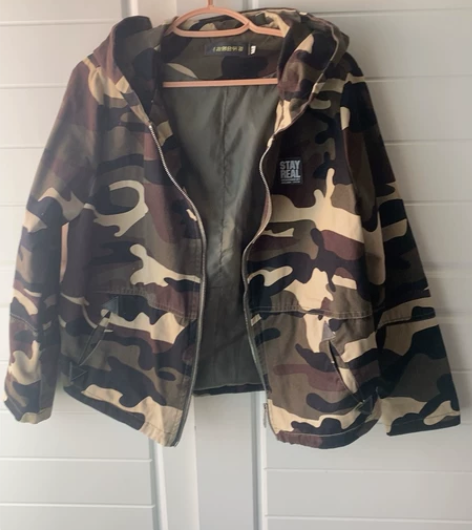 短款迷彩服，基本没怎么穿过。太占地方了，便...