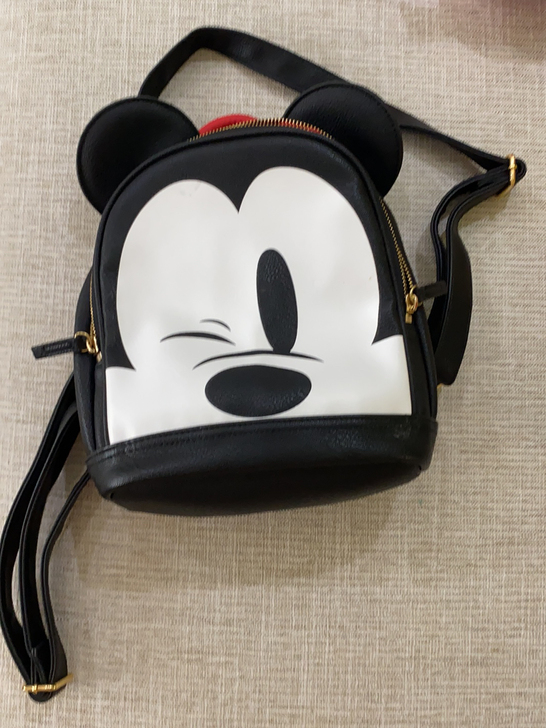 迪士尼购回 双肩包 全新带价签