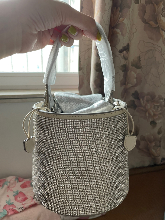 超美超闪圆桶包，妹妹送的生日礼物，全新未使...