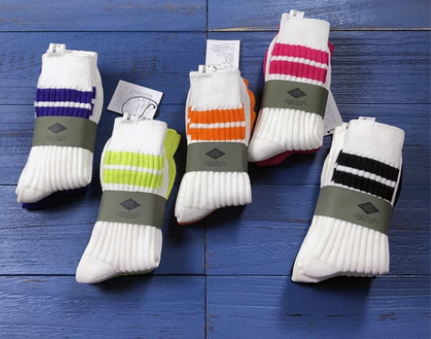 2双一包，自选颜色，质量款式包装都是杠杠的...