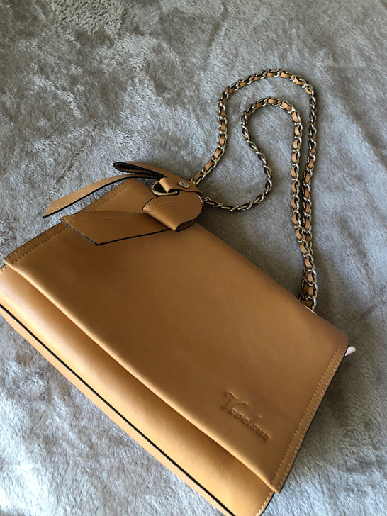 全新链条包，可单肩，手拎、斜跨，里面分层多...