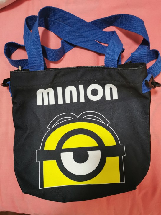 小黄人帆布包斜挎包 99新