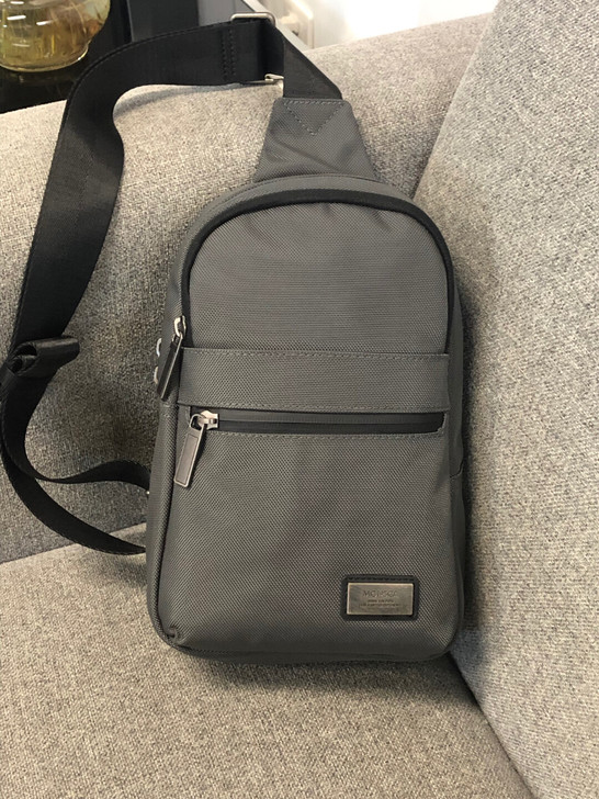 MONSCA摩斯卡胸包 多功能、多分层设计