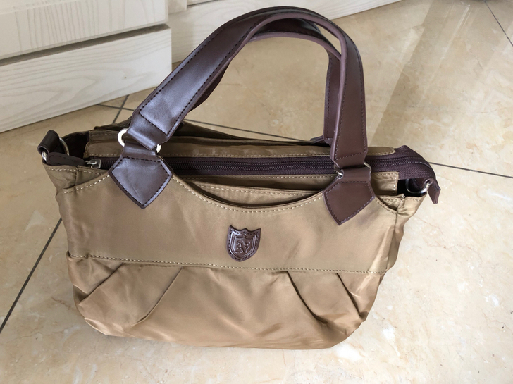 日本购纽约克品牌手提斜挎女包,正品,9成新...