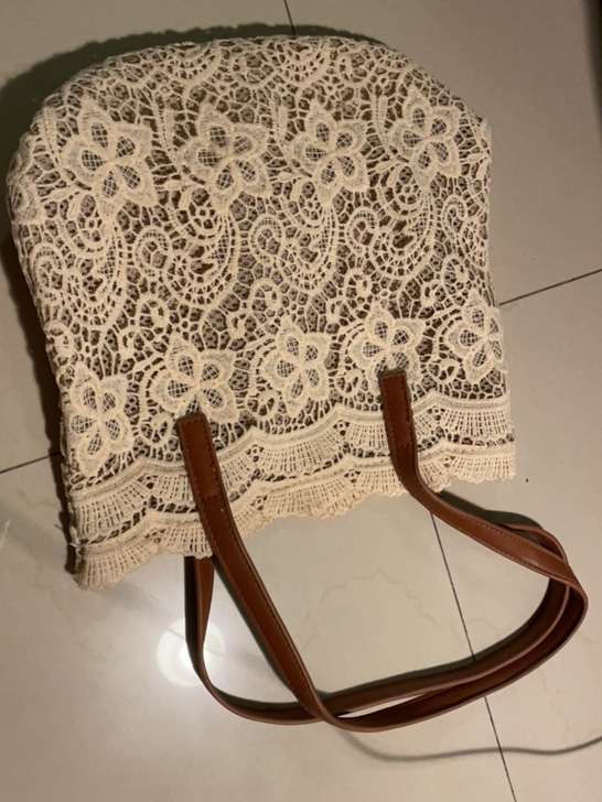 奶白色蕾丝小包