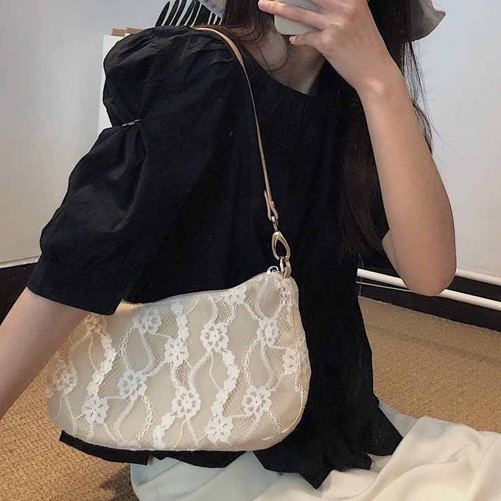 超温柔的白的蕾丝腋下包