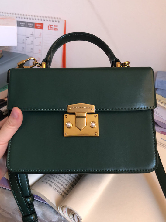 小CK扣式单肩包新旧程度