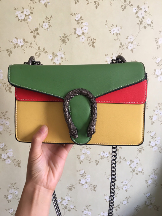 拼色酒神包，朋友送的，背过两次，自身原因不...