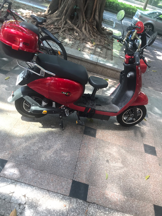 自用五羊14寸电动车，48伏锂电池，刚不久...