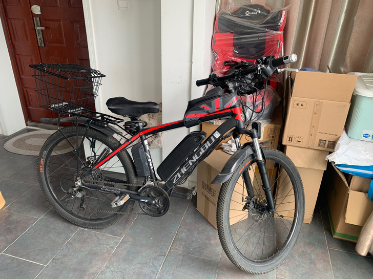 正步电动自行车，48v，实际充满电50v。...