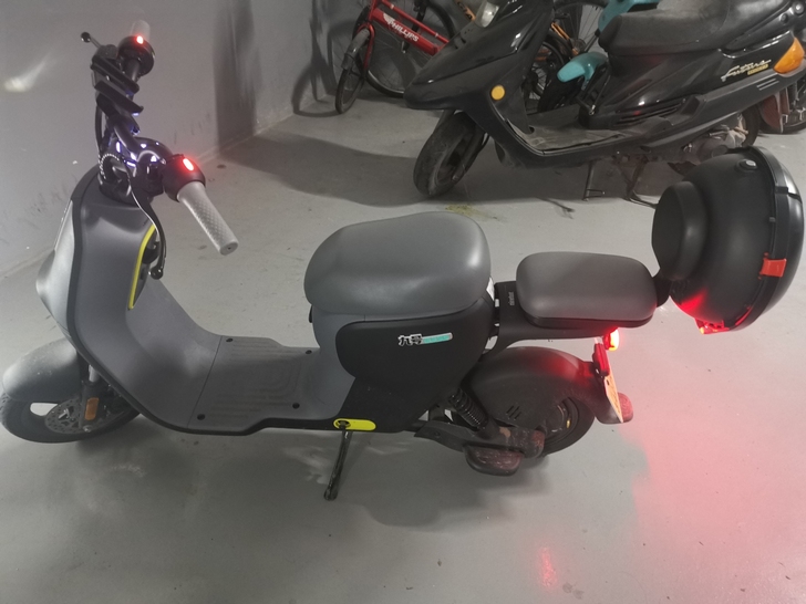 九号电动车，颜值在线