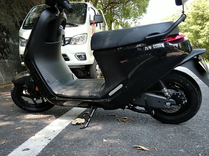 九号电动车。E100锂电池电动车。只行驶了...