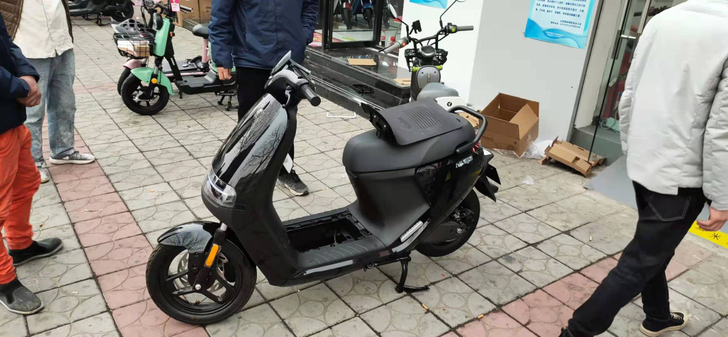 九号电动e100 极速65 续航70km